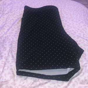 Black and white pockadotted shorts